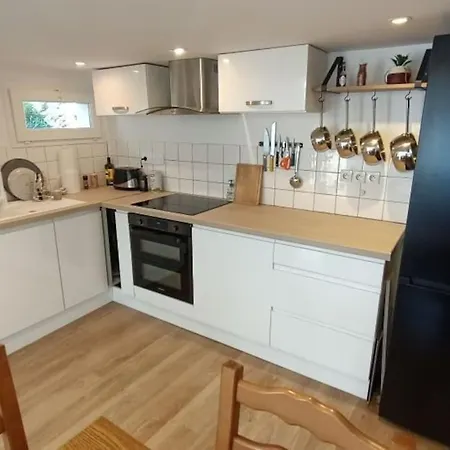 Maison Au Calme Avec Petit Parking, Un Pas De La Gare Rouen