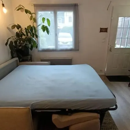 Maison Au Calme Avec Petit Parking, Un Pas De La Gare * Ruão