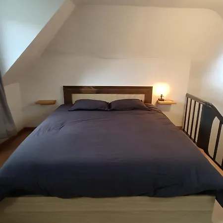 Maison Au Calme Avec Petit Parking, Un Pas De La Gare