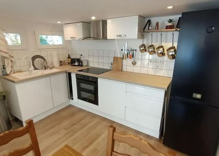 Maison Au Calme Avec Petit Parking, Un Pas De La Gare Rouen