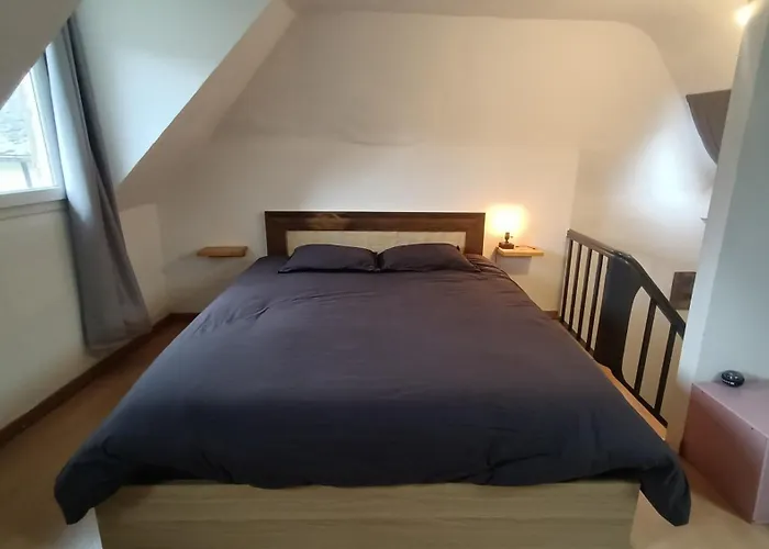 Maison Au Calme Avec Petit Parking, Un Pas De La Gare